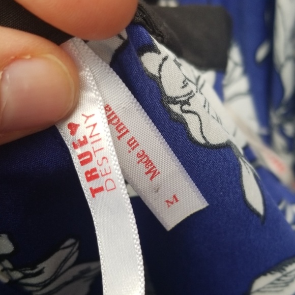 True Destiny EUC Top Floral Back Button - Picture 5 of 5